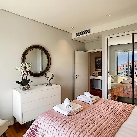 Apartment Paradise By Lovelystay