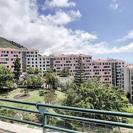 Paradise By Lovelystay Apartament *